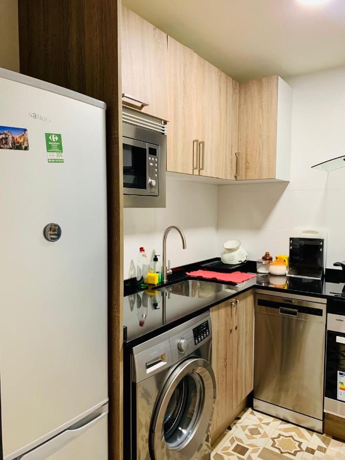 Piso Recien Reformado Y Con Buena Ubicacion Apartamento *